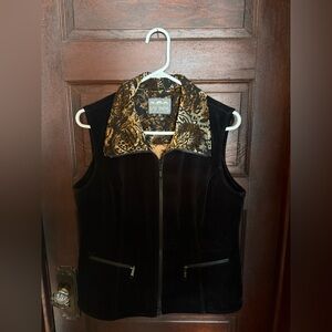 Sno-Skins Black Velvet Vest with Animal Print Collar!